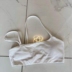 Align one shoulder bra